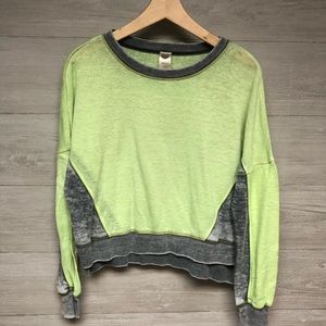 | té verde | acid washed sweatshirt. Size M.